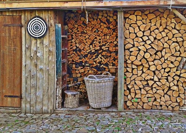 Carbones Todo en Negro | como almacenar la lena e1603436461863 como-almacenar-la-leña