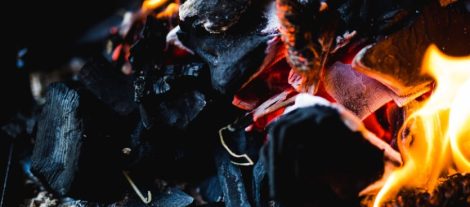 Carbones Todo en Negro | Diferencias entre el carbon vegetal y mineral Carbones Todo en Negro | Diferencias entre el carbon vegetal y mineral